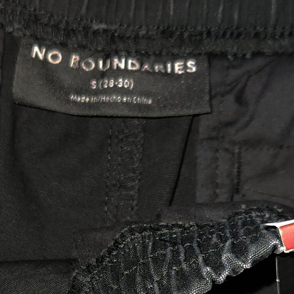 🩳 Men’s Distressed Black Shorts – Size Small 28–30, 100% Cotton, NWT - Picture 4 of 8